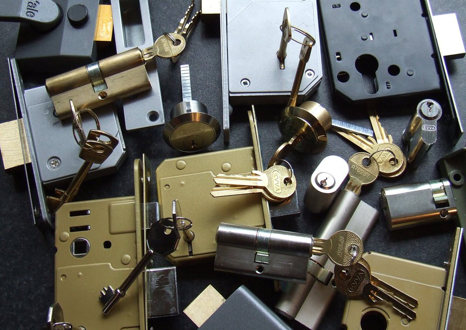 Locks2U, mobile locksmith services, door lock replacement, Coalville, Ashby-de-la-Zouch, Shepshed, Loughborough, Leicester